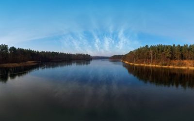 Wakacje na Mazurach nad jeziorem Kisajno – raj dla żeglarzy i rodzin z dziećmi