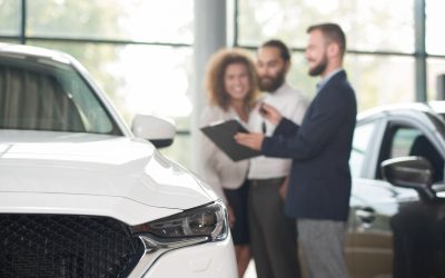 Porównanie dwóch opcji zakupu samochodu – komisu samochodowego i dealera