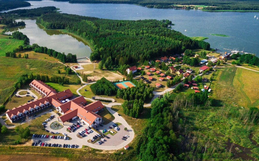 Najlepsze atrakcje dla dzieci na Mazurach – co warto zobaczyć podczas rodzinnego pobytu?