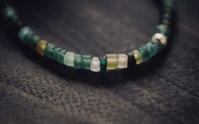 Kamienie naturalne i ich znaczenie podczas kompozycji biżuterii
