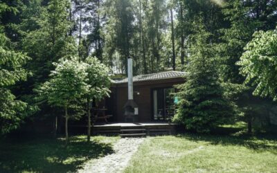 Jesień nad jeziorem Łagowskim – piękniejsza niż lato? Domki, cisza i kolory natury