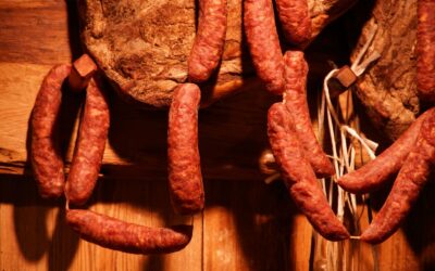 Drewniana wędzarnia na lata: 5 cech dobrego sprzętu