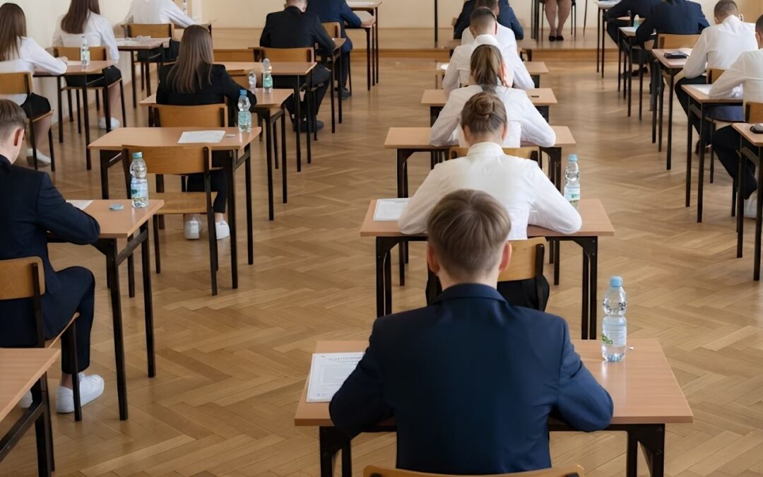 Matura międzynarodowa czy polska? Co daje dyplom IB przy rekrutacji na studia?